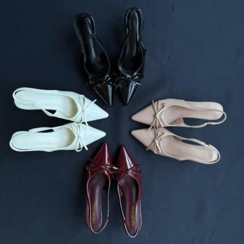 Pointed Toe Flat - Damskie sandały z ostrym noskiem, z