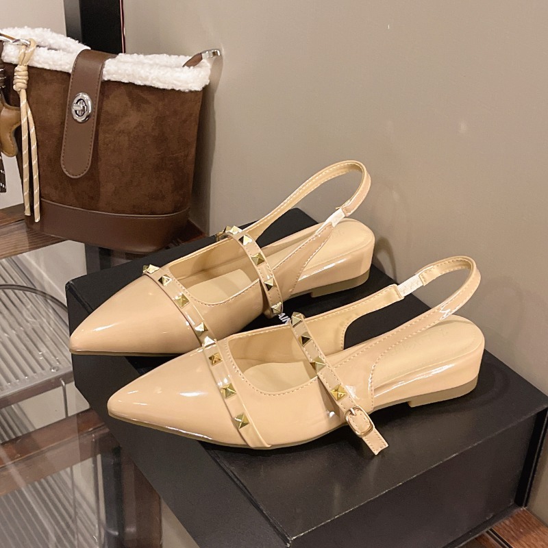 Sandały na obcasie z francuski – Pointed Toe Flat recenzja i cena