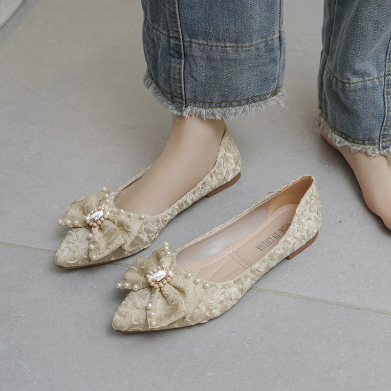 Płaskie, błyszczące buty damsk – Pointed Toe Flat recenzja i cena