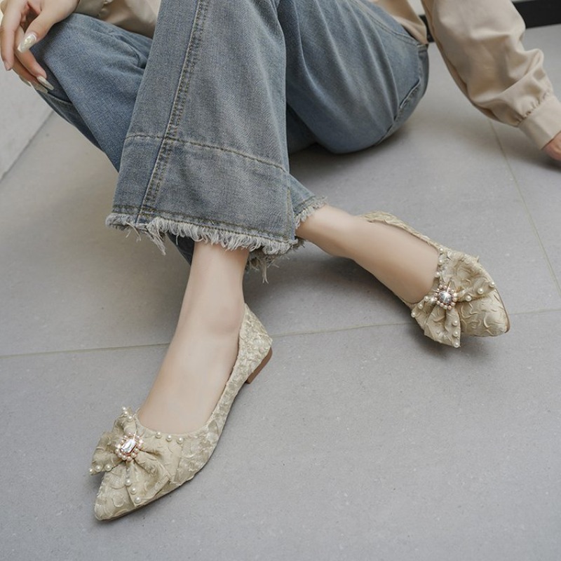 Płaskie, błyszczące buty damsk – Pointed Toe Flat recenzja i cena