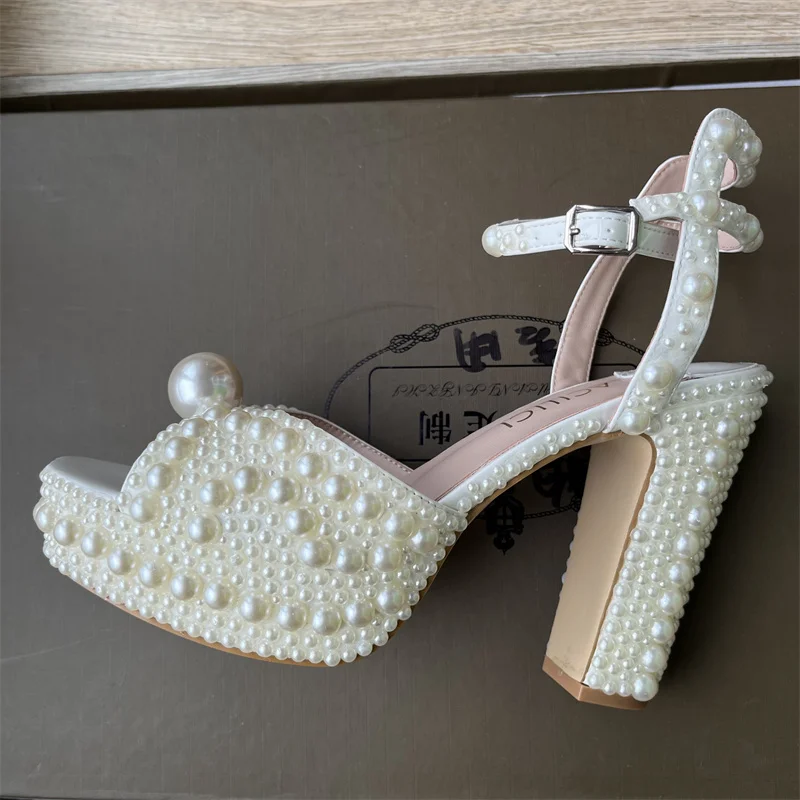 Luksusowe markowe buty damskie – Women Shoes Brand recenzja i cena